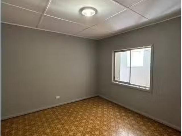 Nice 138 Lake Avenue, Cringila House for rent Listed by Elder.