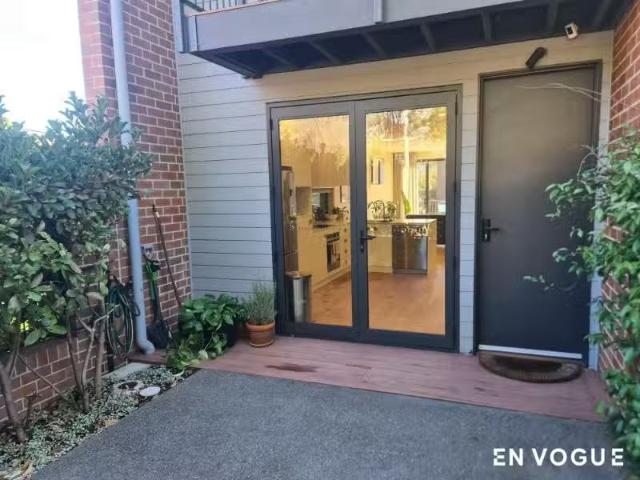 Just in! 1/39 Majura Avenue, partson Townhouse for rent Liste.