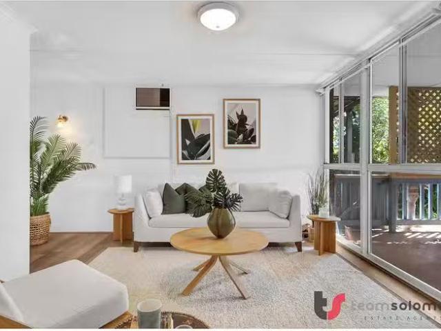 Unique 130A Bainbridge Street, Ormiston, QLD 4160