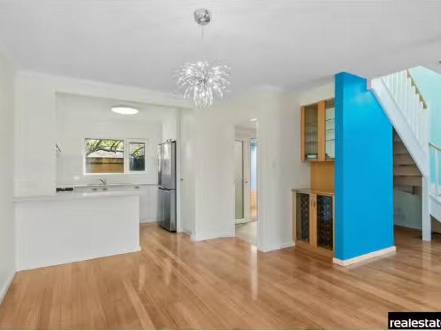 Cozy 13/13 Storthes Street, Mount Lawley Townhouse for rent L.