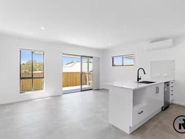 Deal! 1/31 Mirage Street, Brassall, QLD 4305
