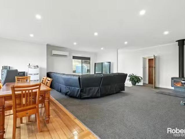 Rental! 131 Elderslie Road, Brighton, TAS 7030