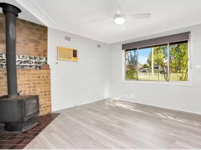 New 133 Jamison Road, PENRITH House for rent Listed by Tag Re.