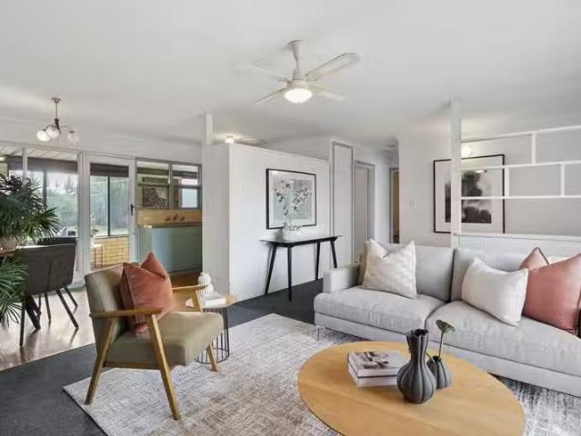 Nice 13 Aldinga Beach Road, ALDINGA BEACH, SA 5173 House for.