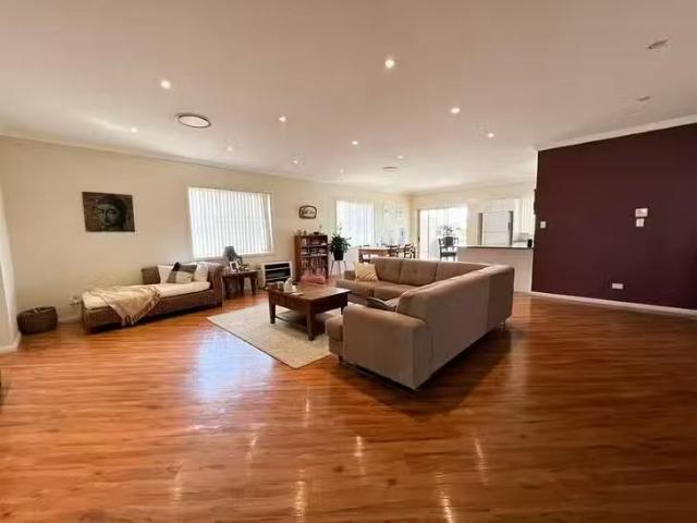 Cozy 13 Koala Street, Parkes, NSW 2870