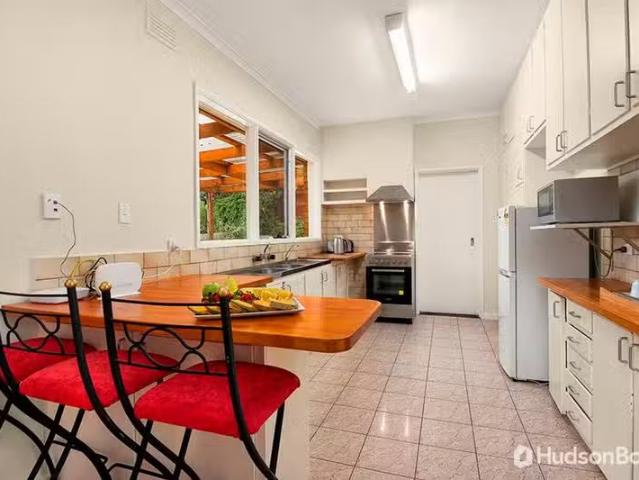 Cheap 13 Harrington Avenue, Balwyn North VIC 3104