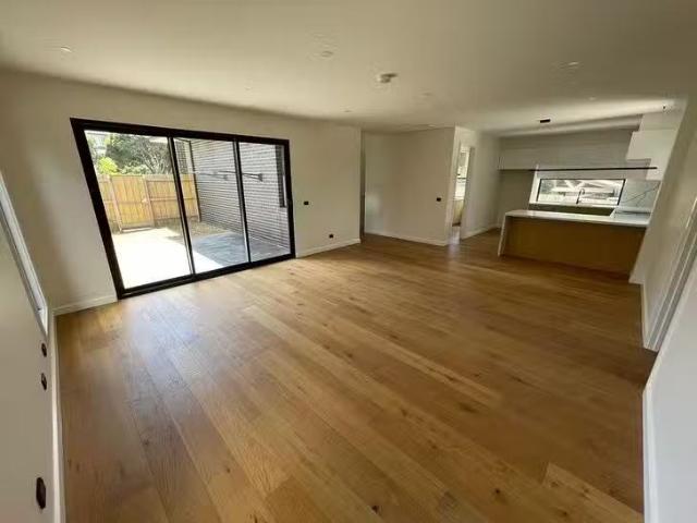 Cheap 1/3 Islay Court, Mount Waverley, VIC 3149