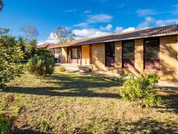 Unique 13 Olympia Crescent, Hackham West, SA 5163