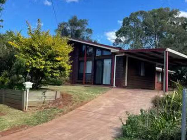 Rental! 13 Melita Crescent, Wilsonton Heights, QLD 4350