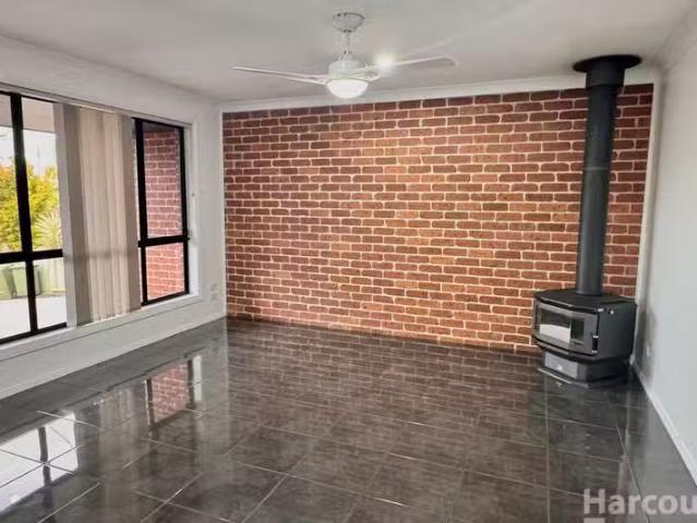 Cheap 13 Yarrat Place, Wauchope, NSW 2446 House for Rent