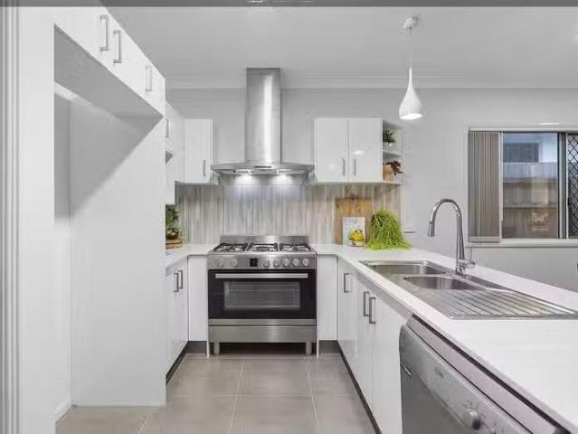 Cozy 13 Yering Street, Heathwood, QLD 4110