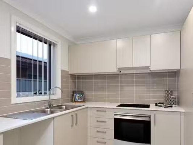Cheap 1/45 Canberra Street, Oxley Park, NSW 2760