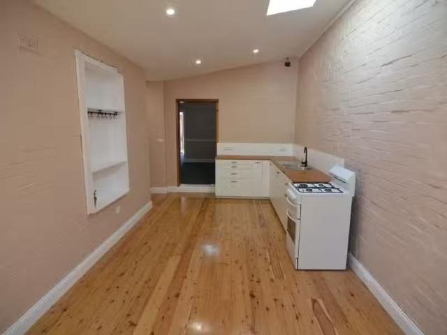 Rental! 145 Hassans Walls Road, Lithgow Townhouse for rent Li.