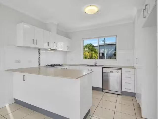 Unique 1/47 Richmond Road, Morningside, QLD 4170