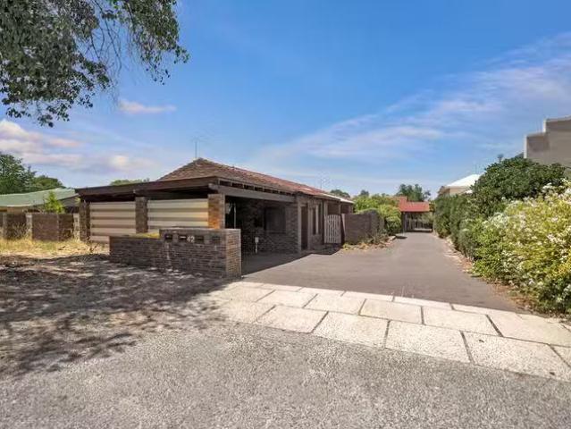 Just in! 1/42 Lockhart Street, Como, WA 6152