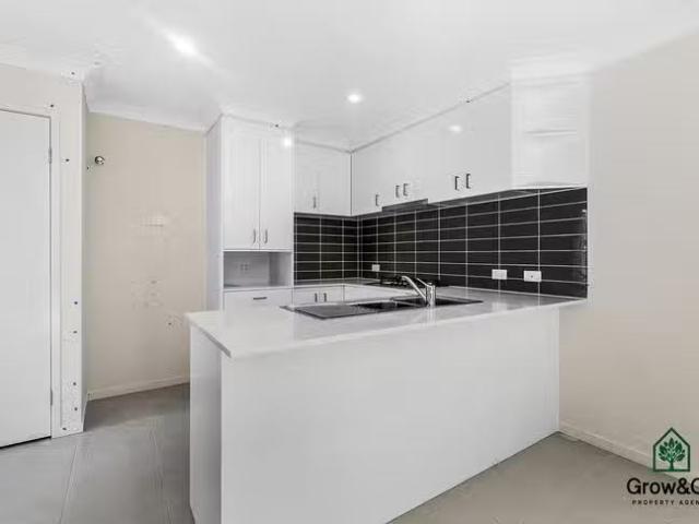 Charming 1/43 Evergreen Avenue, Loganlea, QLD 4131