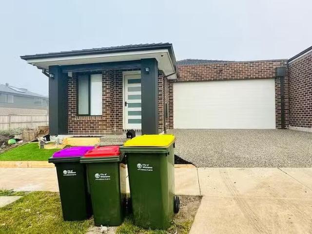 For Rent! 14 Caseys Way, Donnybrook, VIC 3064