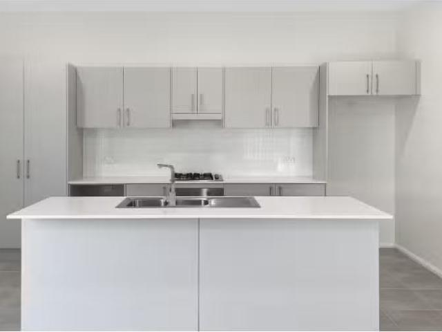 Nice 14 Childers Circuit, Wadalba Townhouse for rent Listed b.