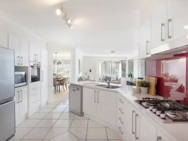Rental! 14 Acorn Place, Ourimbah House for rent Listed by Pai.