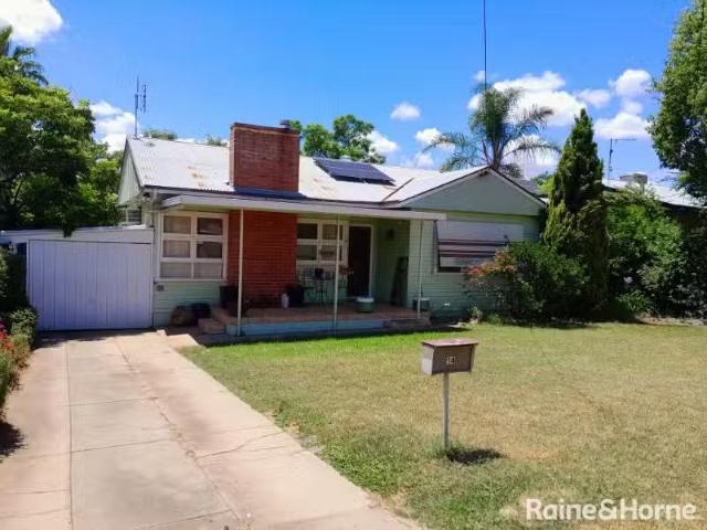 Deal! 14 Diane Street, SOUTH TAMWORTH House for rent Listed b.