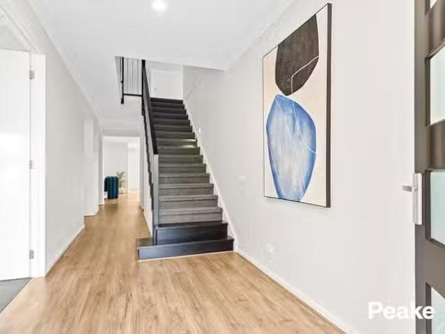 Unique 14 Monica Way, Beaconsfield, VIC 3807