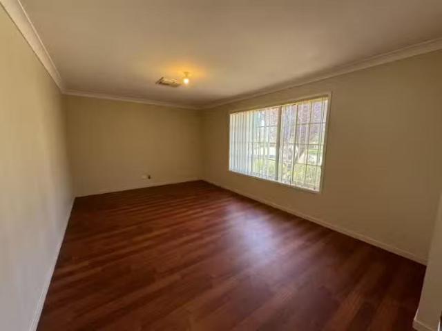 Unique 14 Murrumbidgee Place, DUBBO House for rent Listed by.