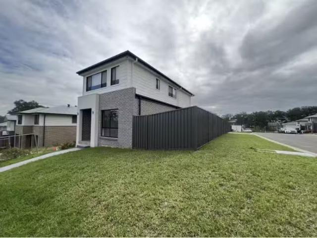 New 14 Solstice Street, Box Hill House for rent Listed by Hon.