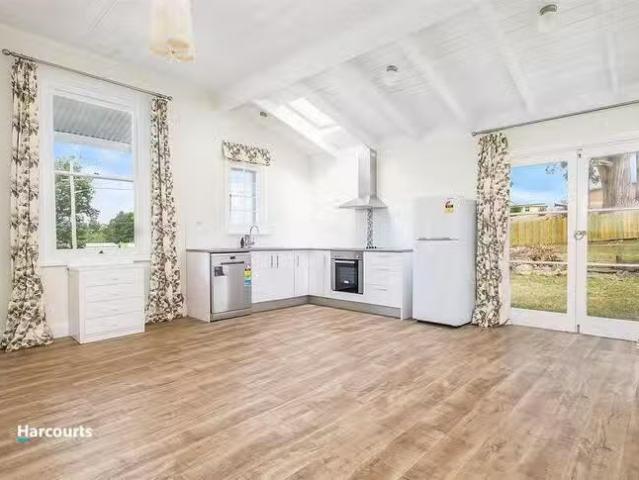 Charming 14 Station Road, Dover, TAS 7117