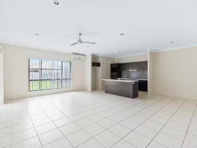 Deal! 1/4 Player Street, North Lakes, QLD 4509