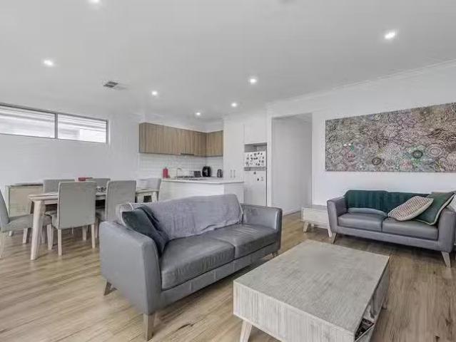 Deal! 14 Wandilla Street, Largs North, SA 5016