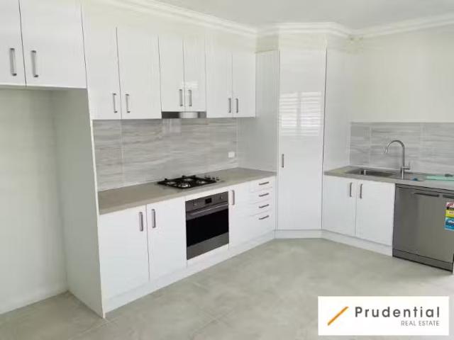 Cheap 14A Zeppelin Rd, EDMONDSON PARK House for rent Listed b.
