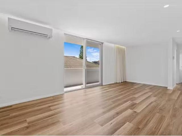 Unique 1/54 Brighton Boulevard, NORTH BONDI Apartment for rent.