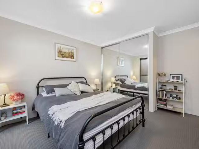 Cozy 15/57 Southwell Crescent, Hamilton Hill, WA 6163