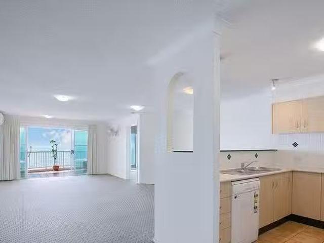 For Rent! 15/94 98 Prince Edward Parade, Redcliffe, QLD 4020