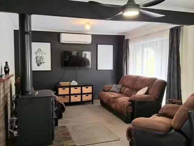 Rental! 151 Mount Gambier Road, Millicent, SA 5280