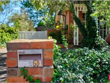Unique 151 Atherton Street, Downer House for rent Listed by S.