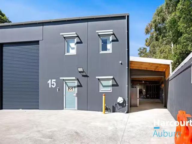 Just in! 15/22 ANZAC STREET, GREENACRE, NSW 2190 Industrial/.