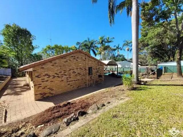 Cheap 152 Heeb Street, Benowa, QLD 4217