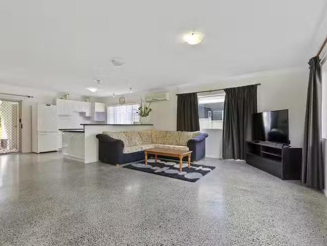 Deal! 152 Highgate Street, Coopers Plains, QLD 4108