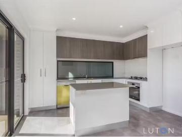 Charming 15 Cricket Street, Throsby House for rent Listed by.