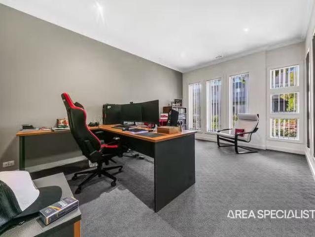 Cheap 15 Bursaria Drive, Caroline Springs VIC 3023