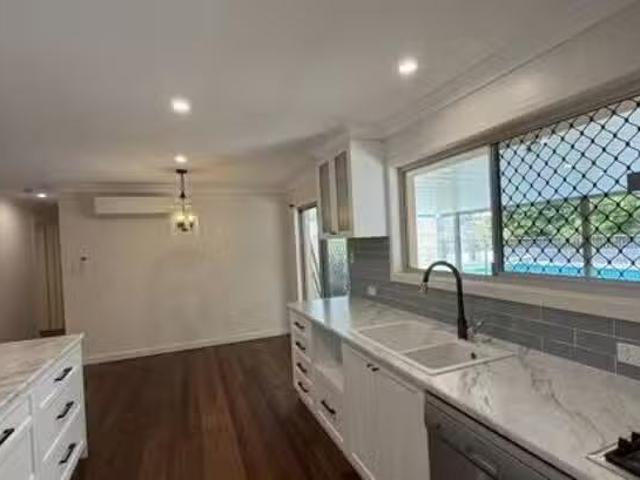 Unique 15 Kaniva Street, Rochedale South, QLD 4123