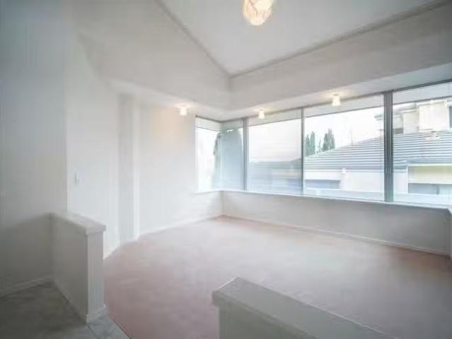 Cozy 15 Hollister Way, Noranda, WA 6062
