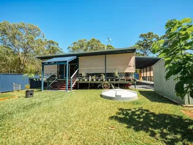 Charming 15 Jasper Street, Russell Island, QLD 4184