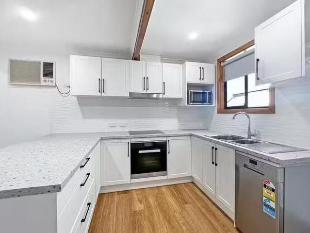 Just in! 1/5 Lipson Place, Port Lincoln, SA 5606