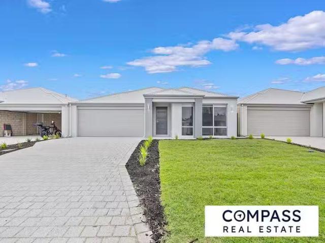 Nice 15 Matilda Rise, Wannanup, WA 6210
