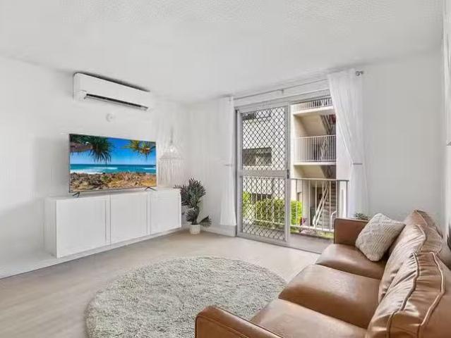 Rental! 1/5 Mahia Terrace, Kings Beach, QLD 4551