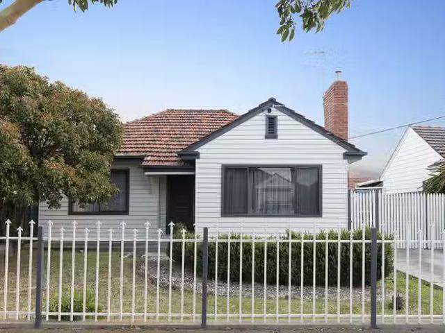 Charming 15 Newman Street, Sunshine VIC 3020