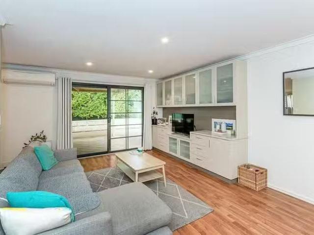 Deal! 15A Corrigan Way, Greenwood, WA 6024