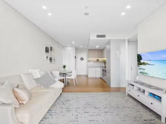 Nice 169/2 Natura Rise, Norwest Apartment for rent Listed by.